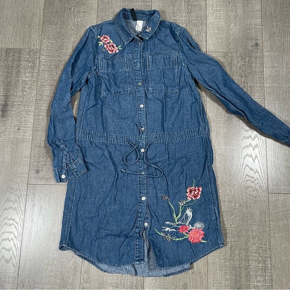 Divided H&M Denim Shirt Dress  Floral Embroidery Size 2 long sleeve - Picture 1 of 6